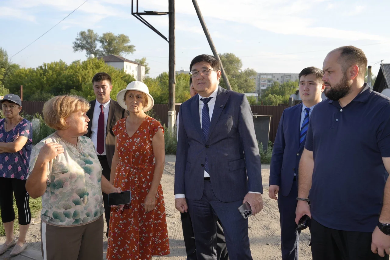 Семей қаласының әкімі Подхозная көшесінің тұрғындарымен кездесті