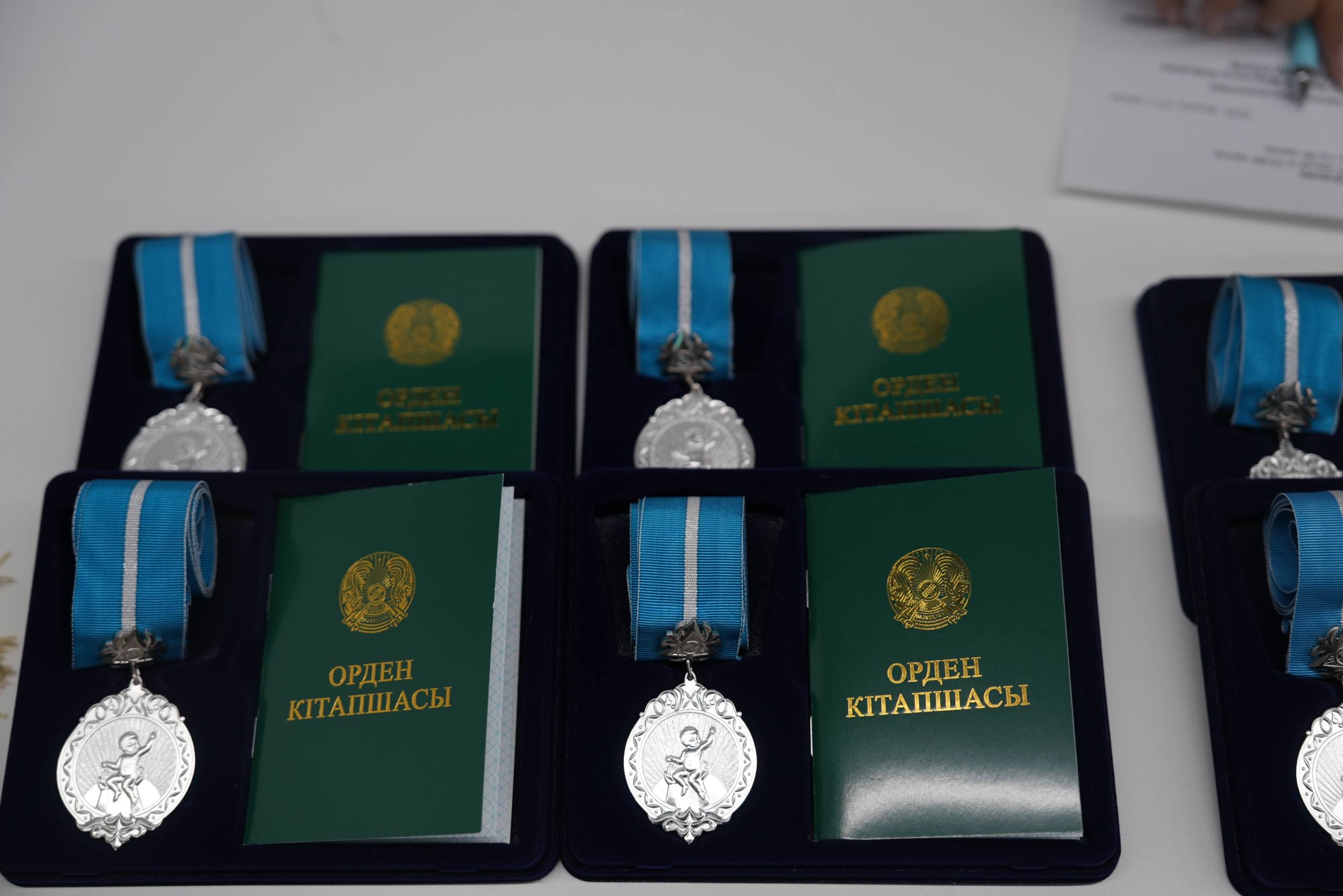В Семее вручили награды «Алтын алқа» и «Күміс алқа»