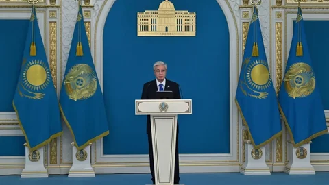 Мемлекет басшысы телекөпір арқылы бірқатар автокөлік жолының құрылысын бастап берді