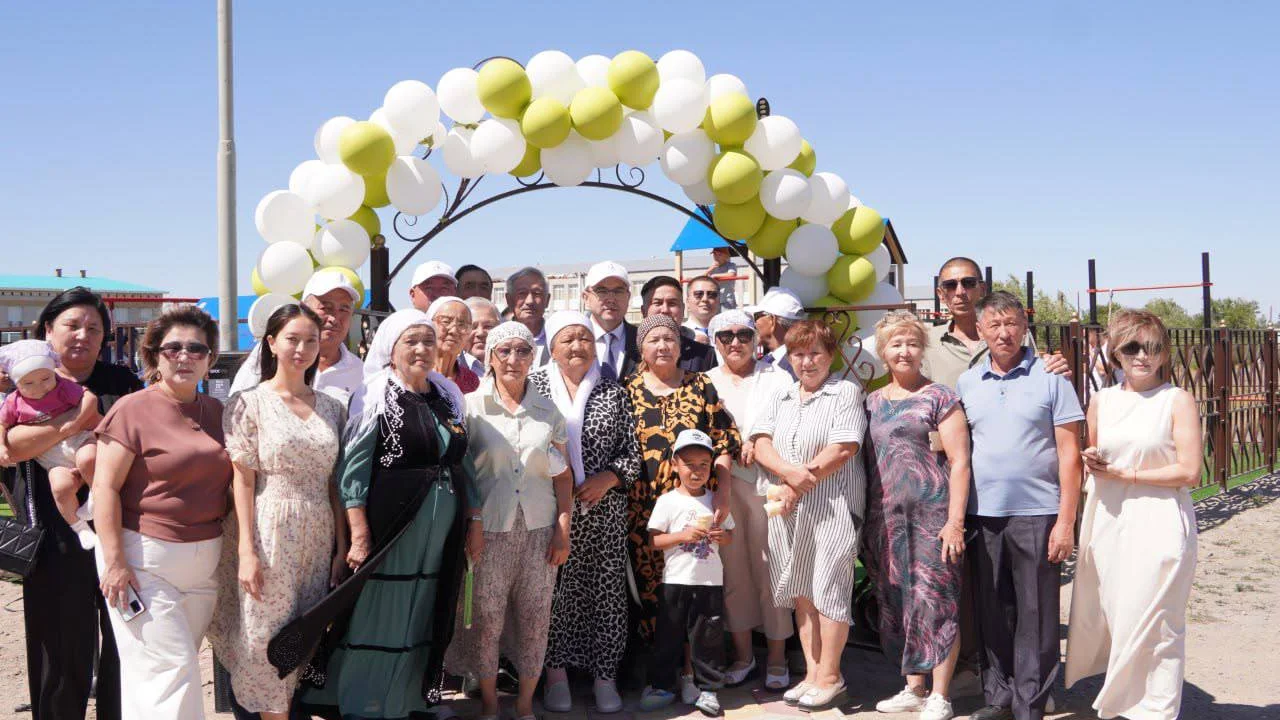 Абай ауданында балалар ойын алаңы салынды