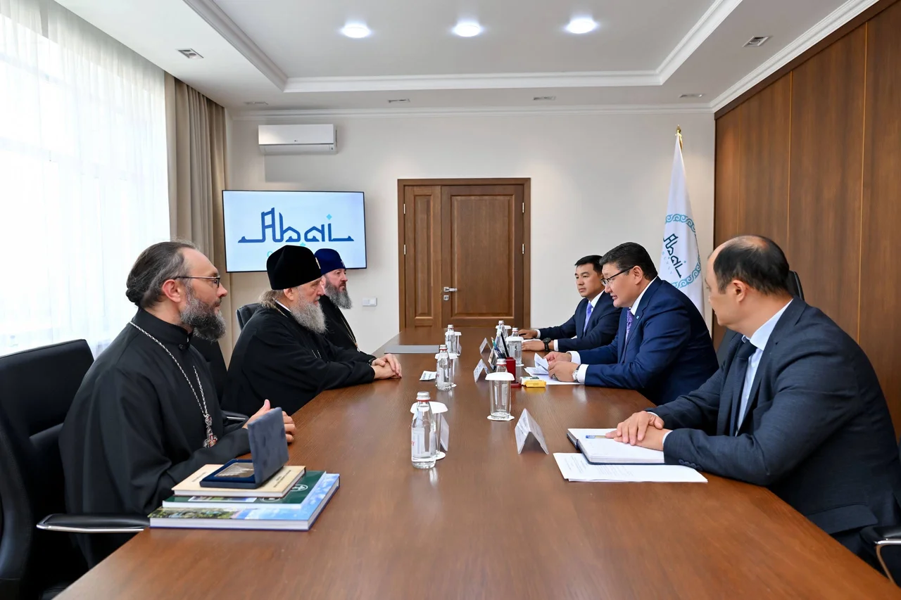 Аким области встретился с митрополитом Астанайским и Казахстанским