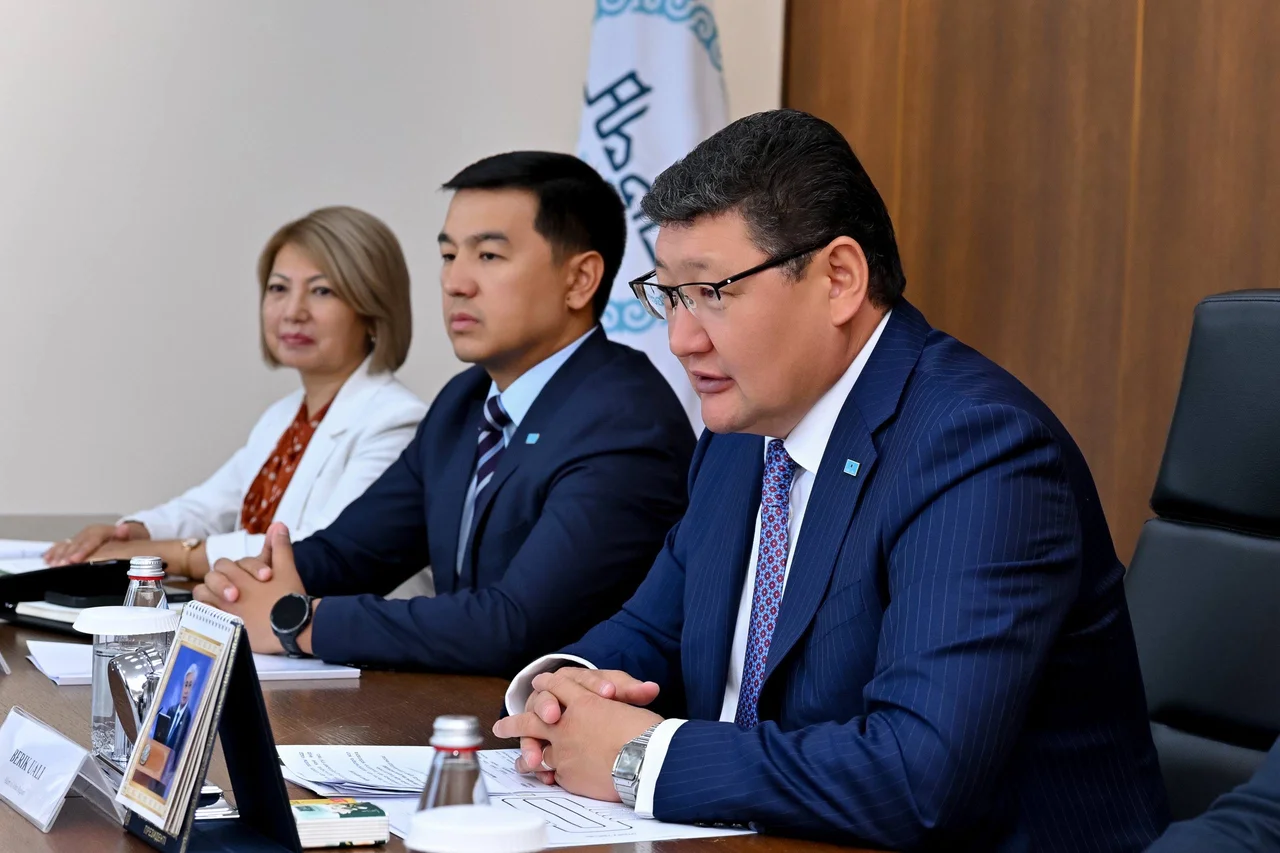 Семейде Аустралияның Мёрдок университетінің филиалын ашу мәселесі талқыланды