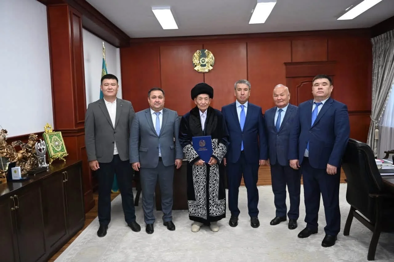ҚҰРЫЛЫС САЛАСЫНЫҢ АРДАГЕРІНЕ ҚҰРМЕТ КӨРСЕТІЛДІ