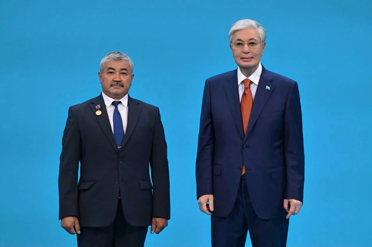 Президент білім берудегі аса үздік жетістіктері және Қазақстан Республикасына сіңірген айрықша еңбегі үшін бірқатар педагогті мемлекеттік наградамен марапаттады