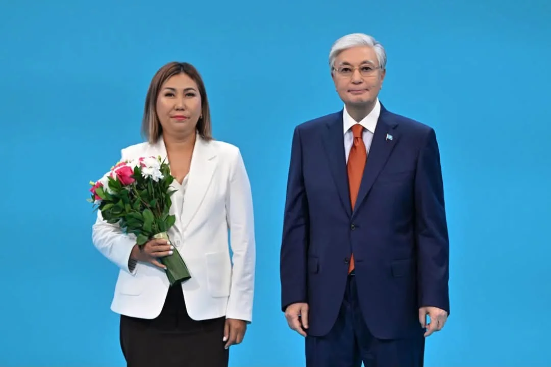 Президент білім берудегі аса үздік жетістіктері және Қазақстан Республикасына сіңірген айрықша еңбегі үшін бірқатар педагогті мемлекеттік наградамен марапаттады
