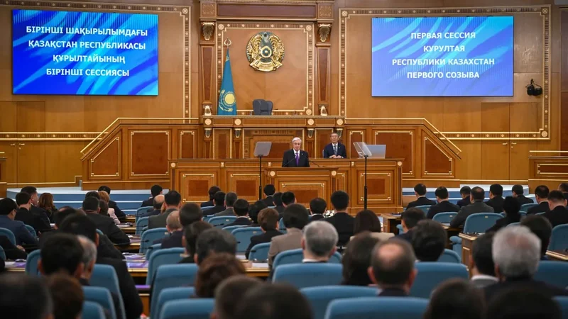 Құрылтайда сегіз тұрақты комитет құрылды.