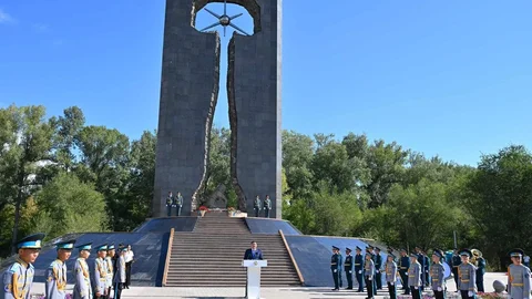 Жарылыстар үнсіз қалғанына 35 жыл: Семей даласы бейбітшілікке бет бұрды