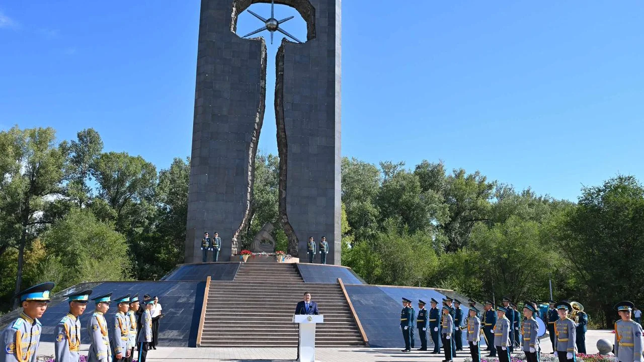 Жарылыстар үнсіз қалғанына 35 жыл: Семей даласы бейбітшілікке бет бұрды