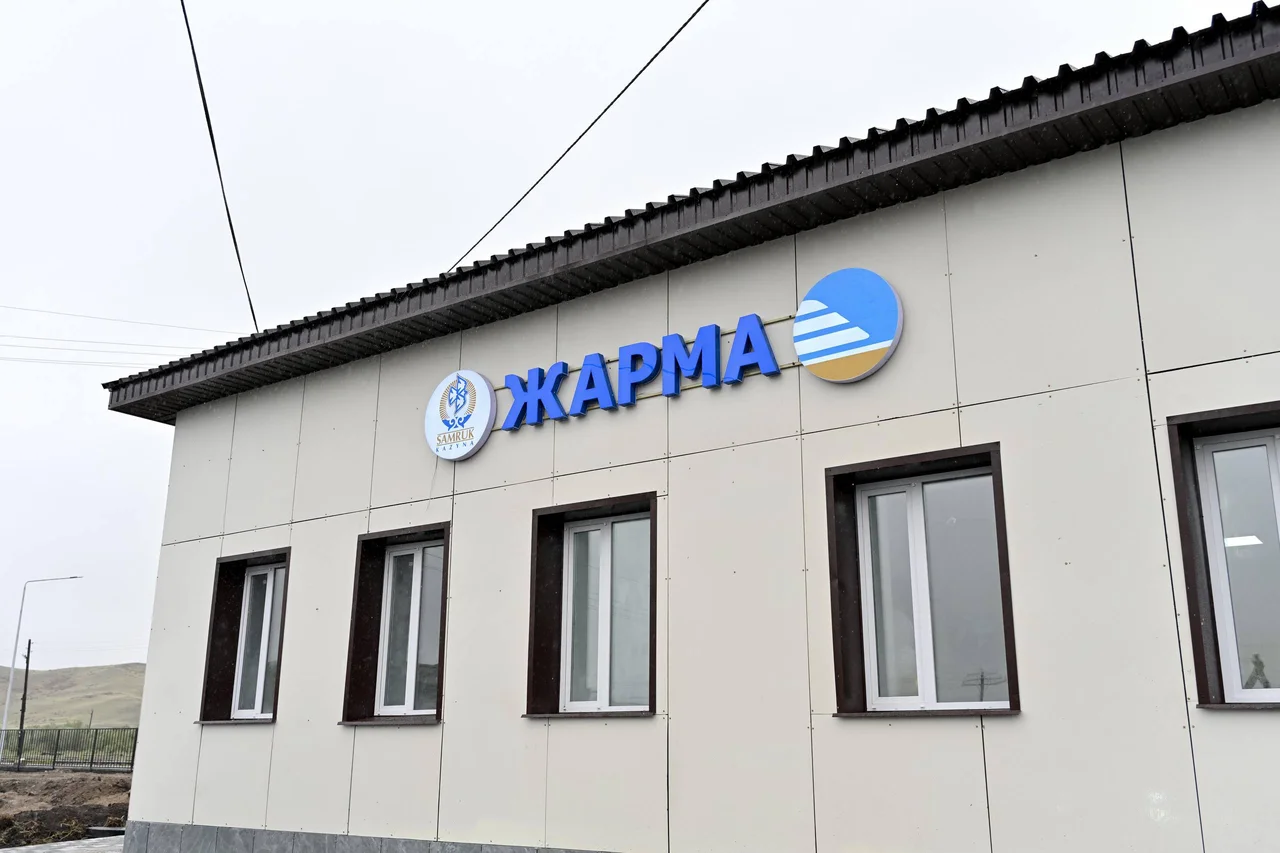 Жарма ауданында үш теміржол вокзалы жаңарып, жолаушылар игілігіне берілді