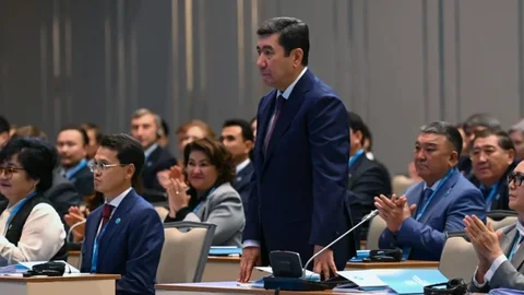 Ерлан Қошанов Халық Кеңесінің төрағасы болып сайланды