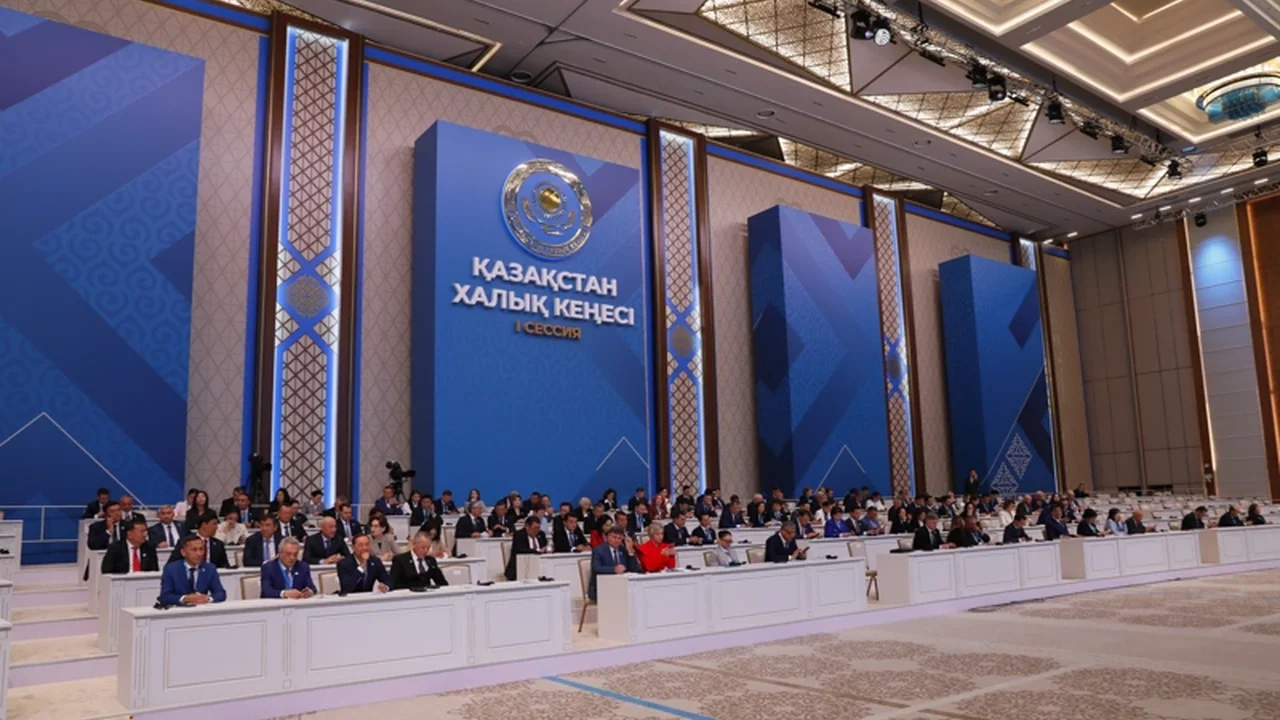Президент членам Народного совета: Поднимая вопрос, необходимо предлагать и его решение