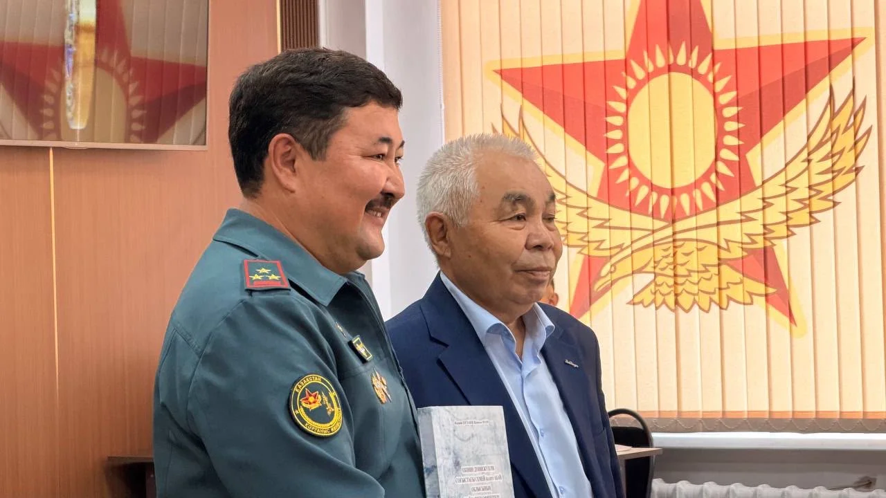 В Семее ветеранов поздравили с Международным днем пожилых людей