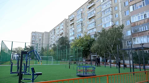Семейде тұрғын үйлердің аулалары абаттандырылып жатыр