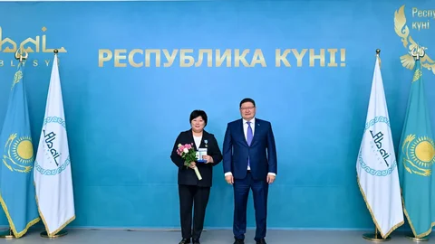 Абай облысында өңірдің дамуына үлес қосып жүрген азаматтарға құрмет көрсетілді