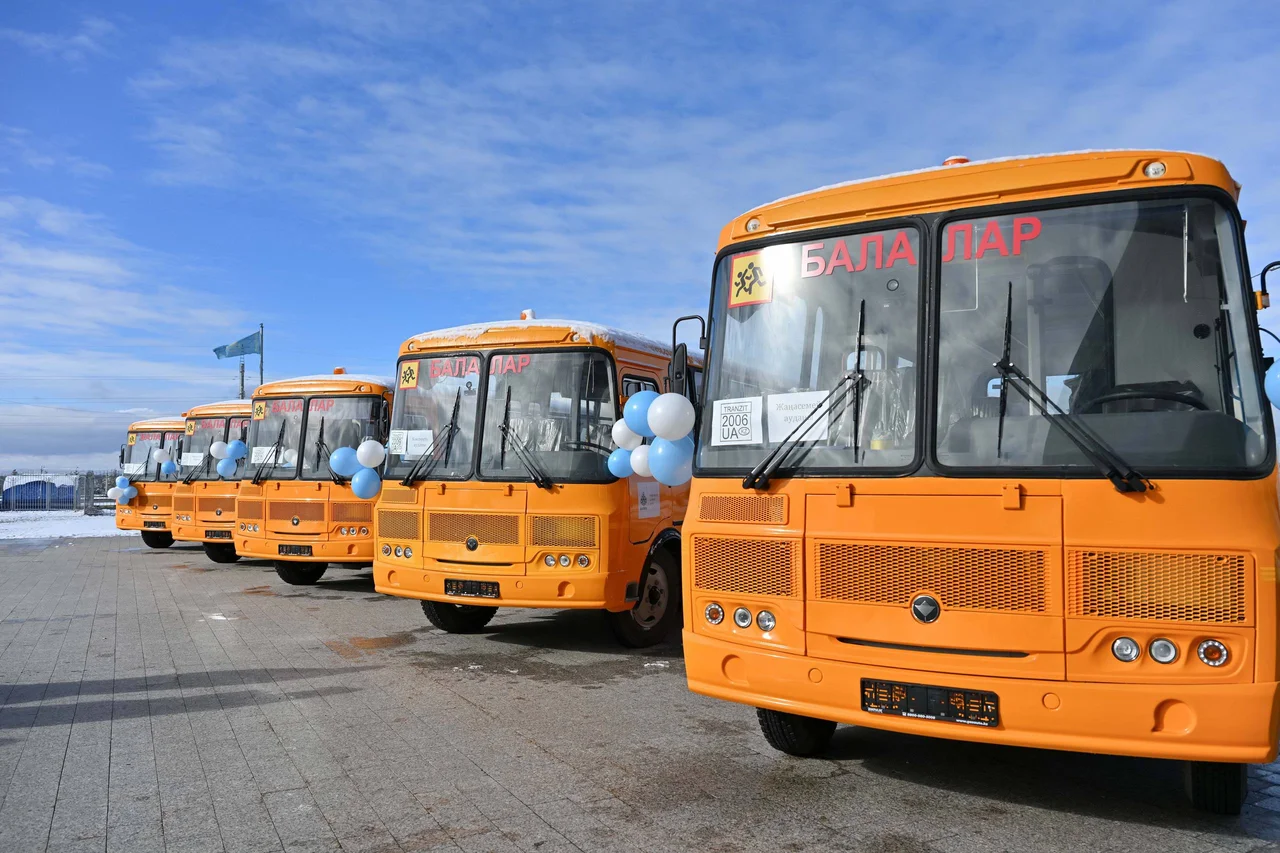 Абай облысының мектептеріне 10 жаңа автобус табысталды