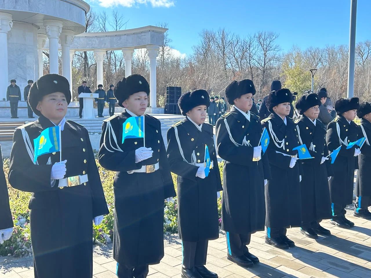 Абай елінде Республика күні: Көк Ту көкте қалықтап, елдік рух асқақтады