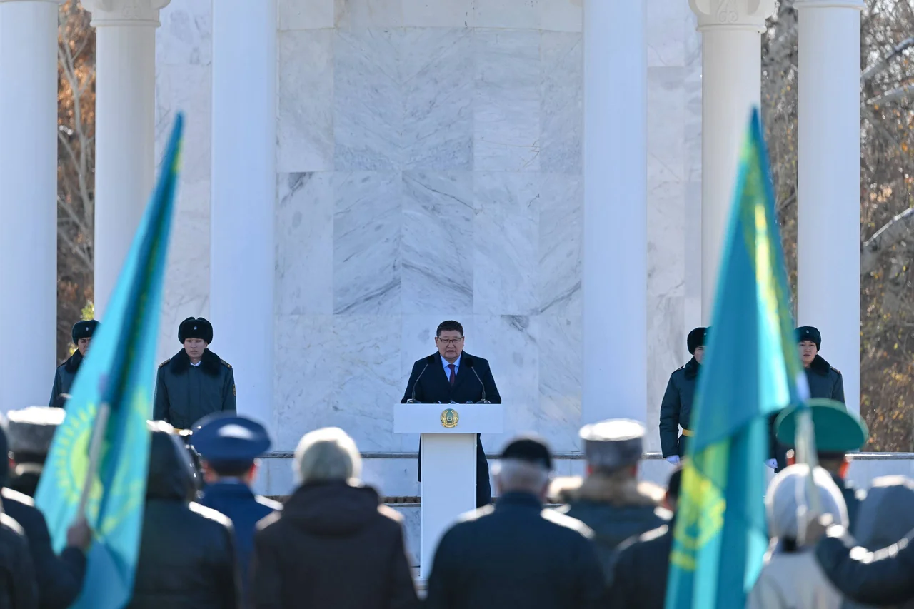 Абай елінде Республика күні: Көк Ту көкте қалықтап, елдік рух асқақтады