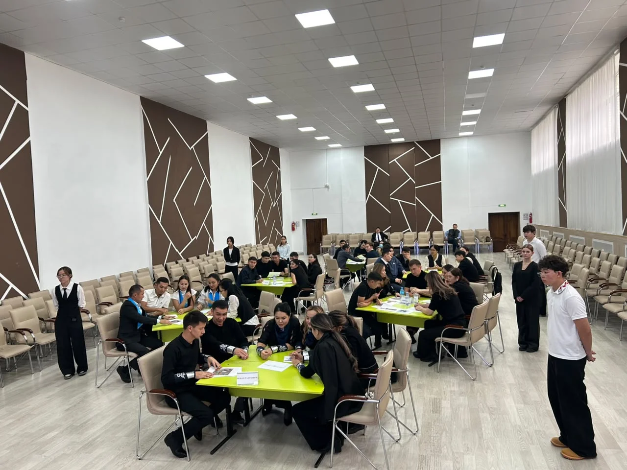 Абай облысында педагогтер арасында «QUIZ» интеллектуалды ойыны өтті