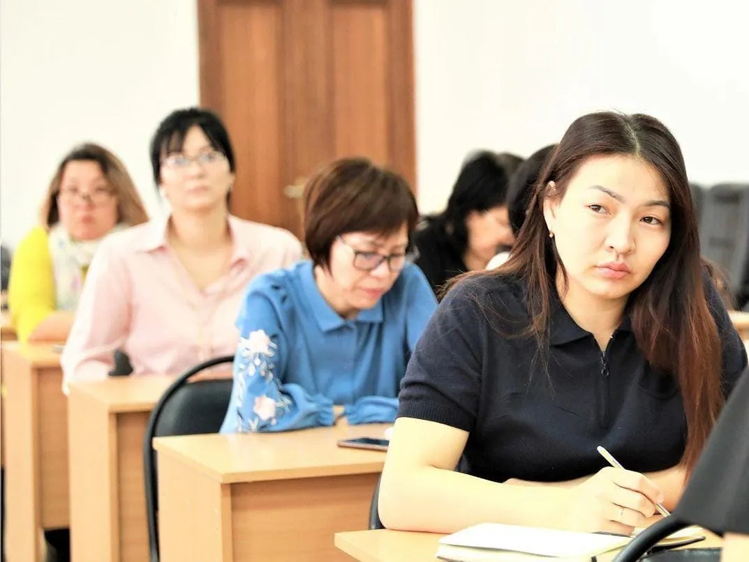 «БІЛІМ БЕРУДЕГІ ӨЗГЕРІСТІҢ 1000 КӨШБАСШЫСЫ» БАҒДАРЛАМАСЫ БОЙЫНША 275 ПЕДАГОГ ОҚУДАН ӨТІП ЖАТЫР