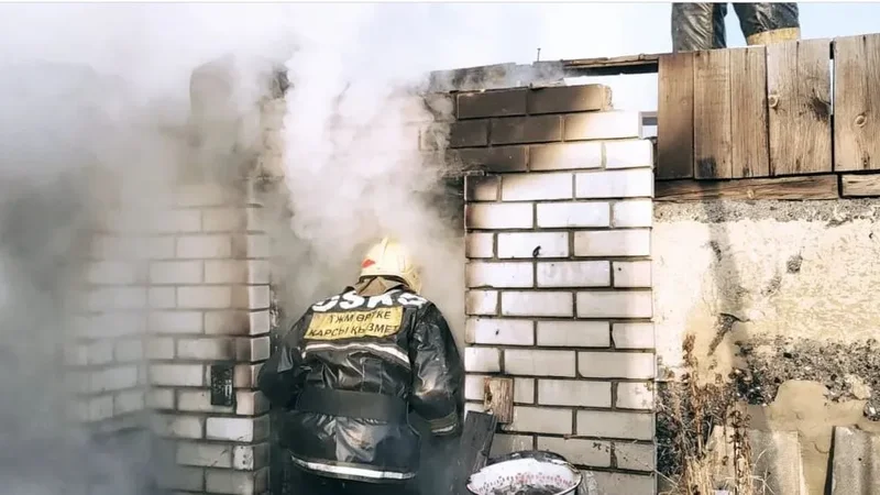 В Семипалатинске сгорел дом