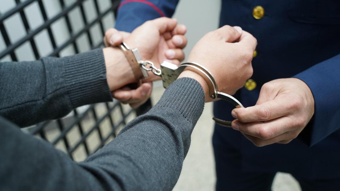 Семейде полицей азаптау дерегі бойынша күдікке ілінді