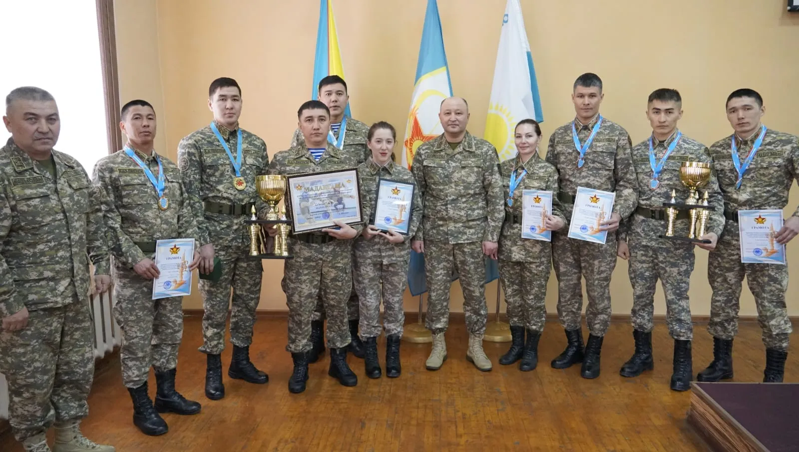 Награждены лучшие военные спортсмены