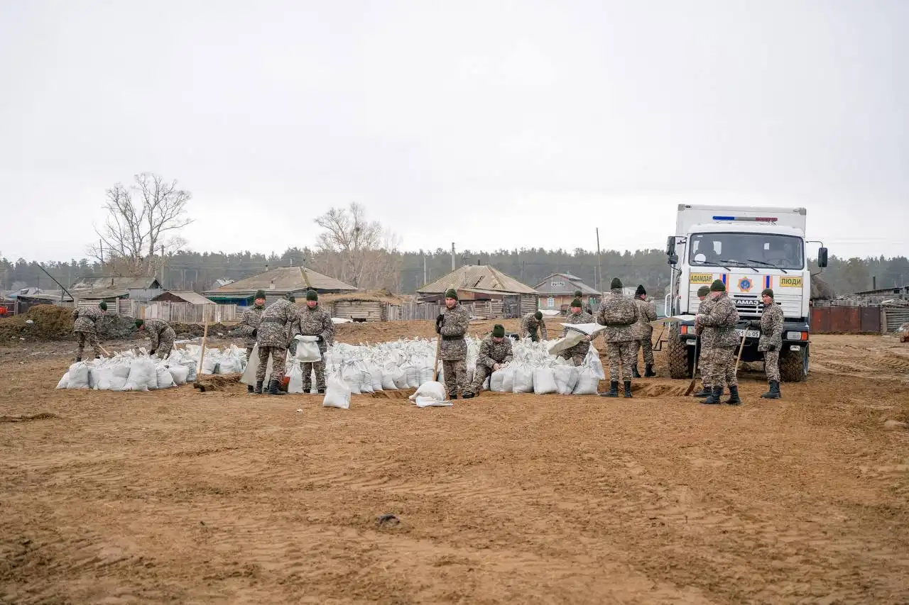 Более 60 тысяч кубометров талых вод откачали в области Абай за прошедшие сутки