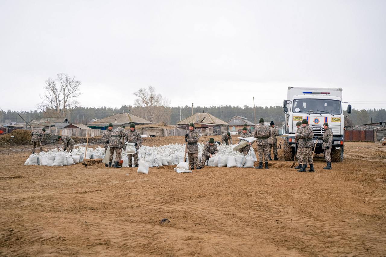 Более 60 тысяч кубометров талых вод откачали в области Абай за прошедшие сутки