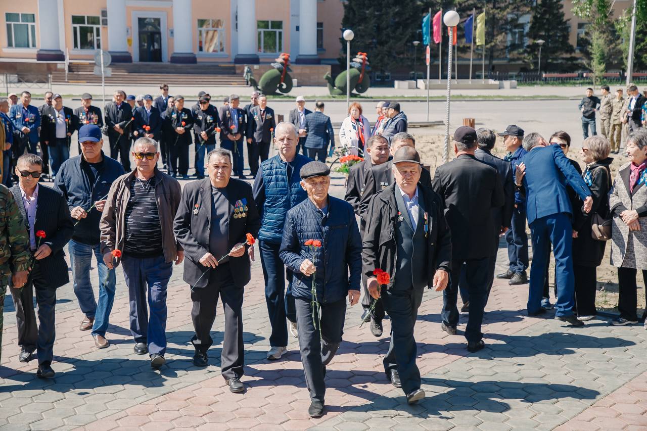 Интернационалист-жауынгерлер ескерткішіне гүл қойылды