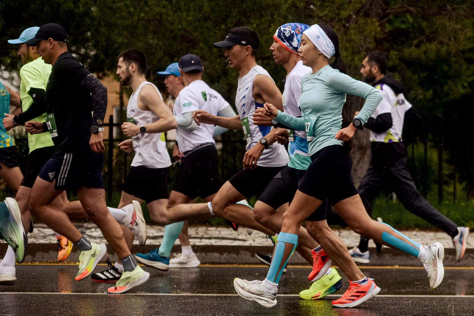 QAZAQ MARATHON ABAY: Қазақстан өңірлеріндегі жүгіру жарыстары енді Семейде.