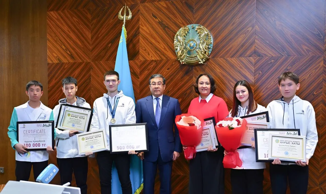 Аймақ басшысы халықаралық чемпионаттың жүлдегерлерімен кездесті