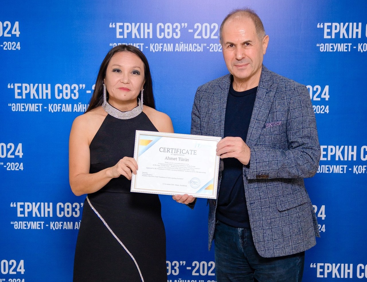 Двукратный лауреат конкурса «Общество – зеркало общества».