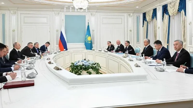 Президент России Владимир Путин выразил благодарность Касым-Жомарту Токаеву за теплый прием на казахской земле