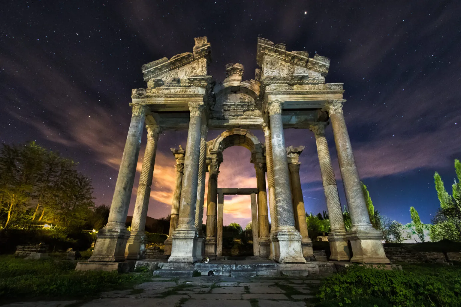 While the spectacle of the gladiators dazzle on screen, don’t miss the chance to delve into their fascinating true history in Anatolia