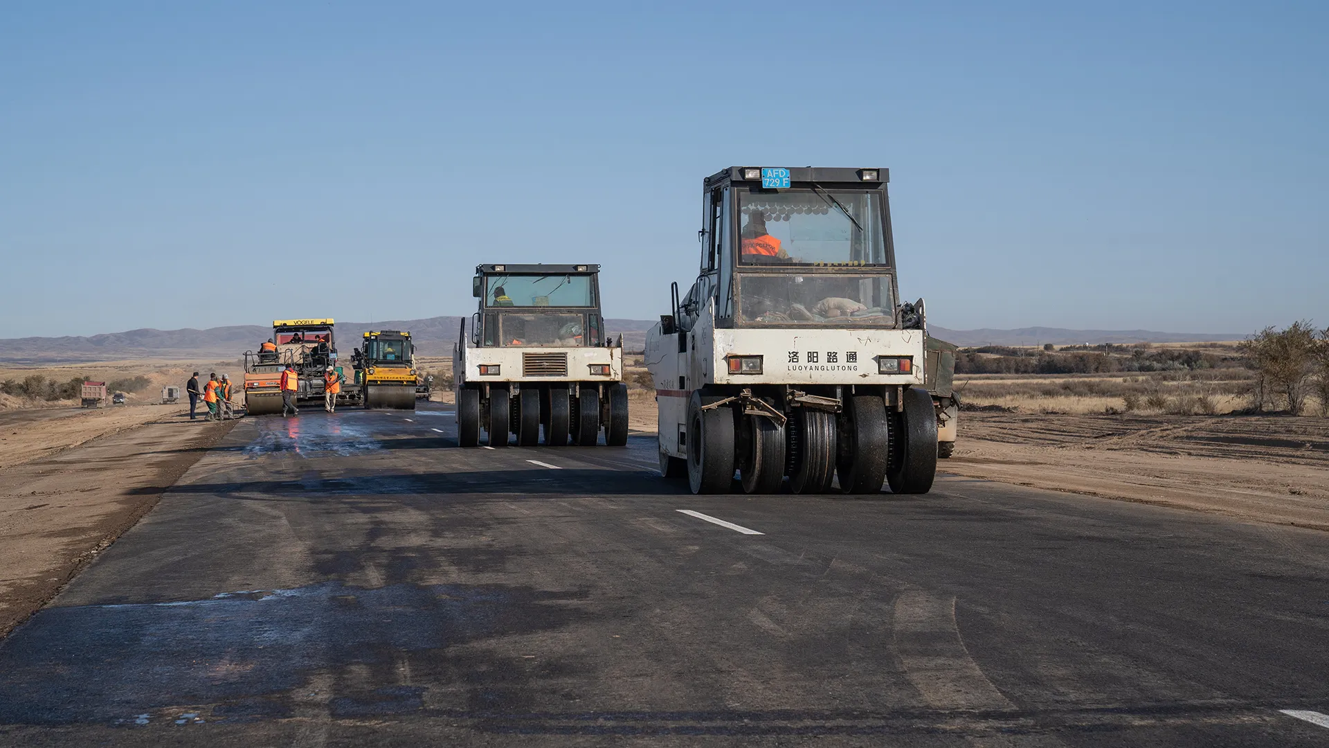 В Казахстане построят 4,7 тыс. км новых республиканских дорог