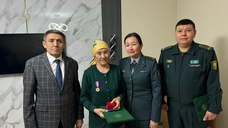 Почёт и уважение матери героя – от пограничников