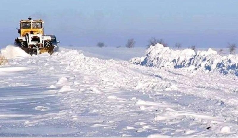 В Маканшинском районе усиленно ведется уборка снега