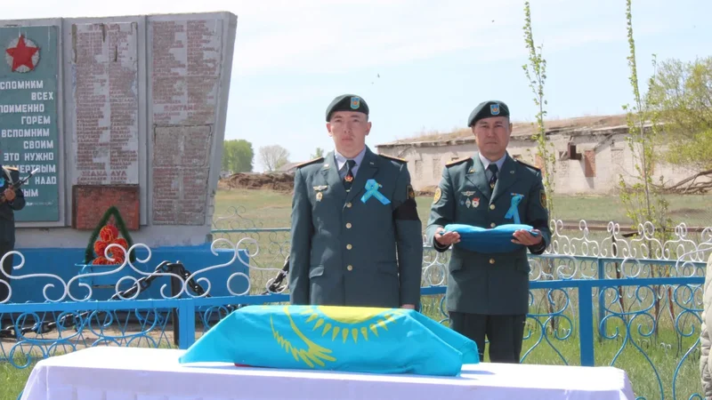 Абай облысында Ұлы Отан соғысы жылдарында қаза тапқан жауынгердің сүйегі туған жерінде қайта жерленді