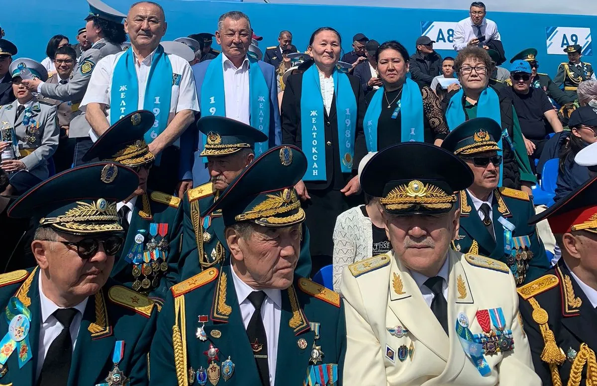 Желтоқсандықтар Отан қорғаушылар күніне арналған әскери парадқа арнайы шақыртумен қатысты