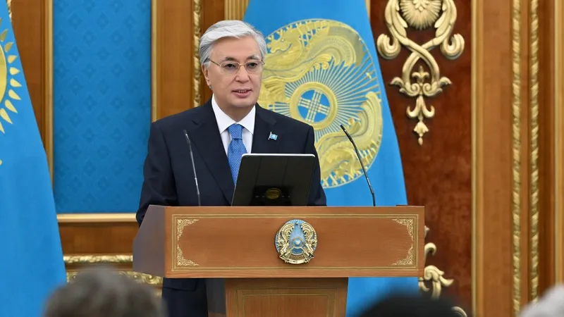 Тоқаев медицина саласы қызметкерлерін марапаттау рәсімінде сөз сөйледі