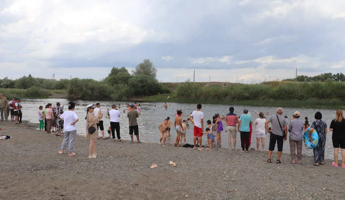 В селе Кокпекты открыт пляж