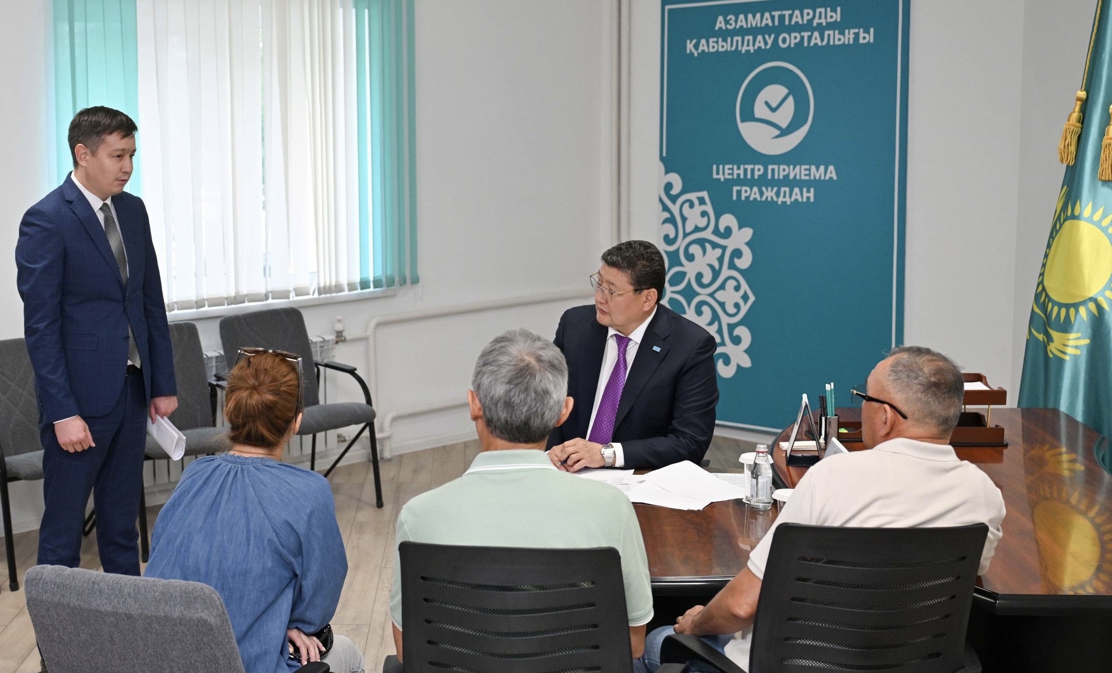 Облыс әкімі тұрғындарды жеке мәселелері бойынша қабылдады