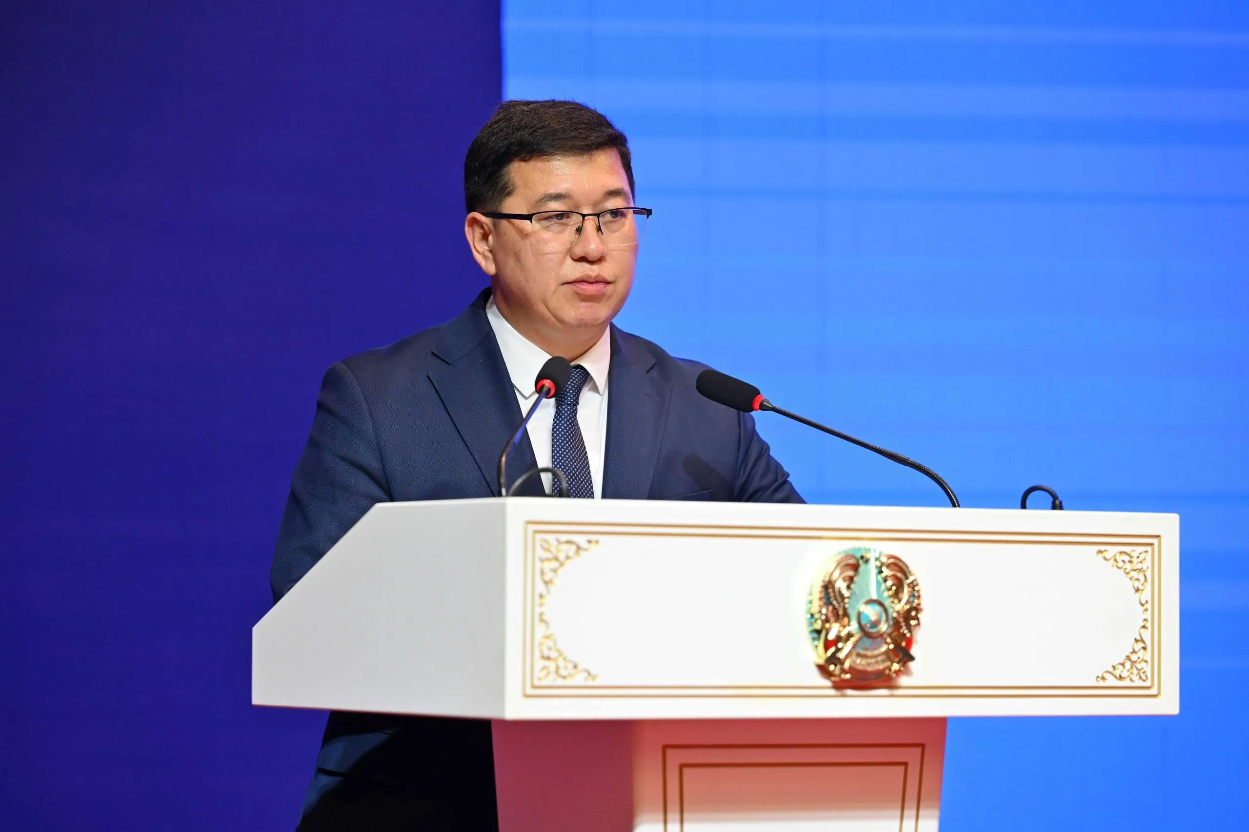 Еділ Оспан: Жаңа оқу жылынан бастап барлық мектептерде «Адал азамат» бағдарламасы енгізіледі