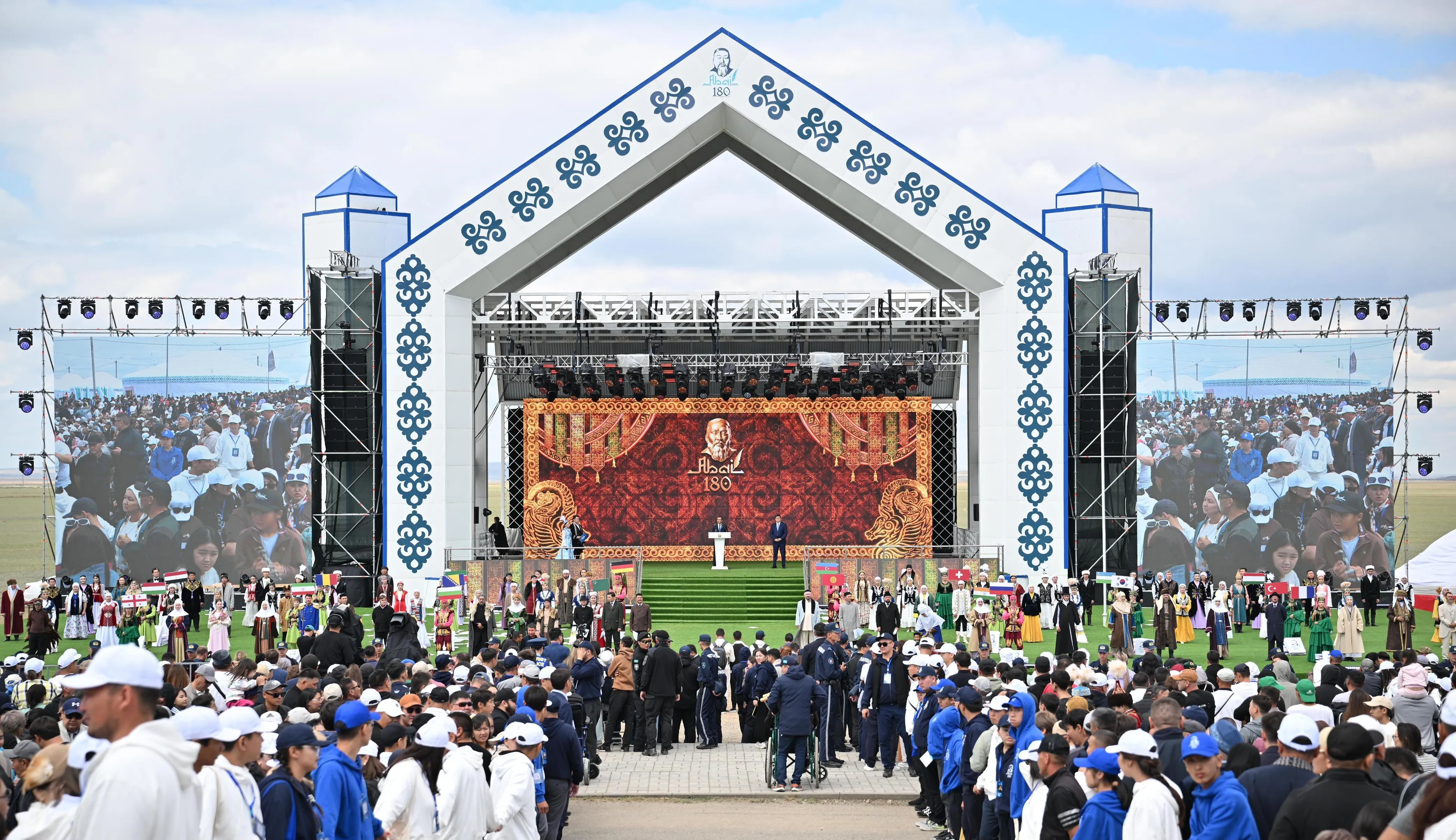 Абайдың 180 жылдығы жоғары деңгейде атап өтілді