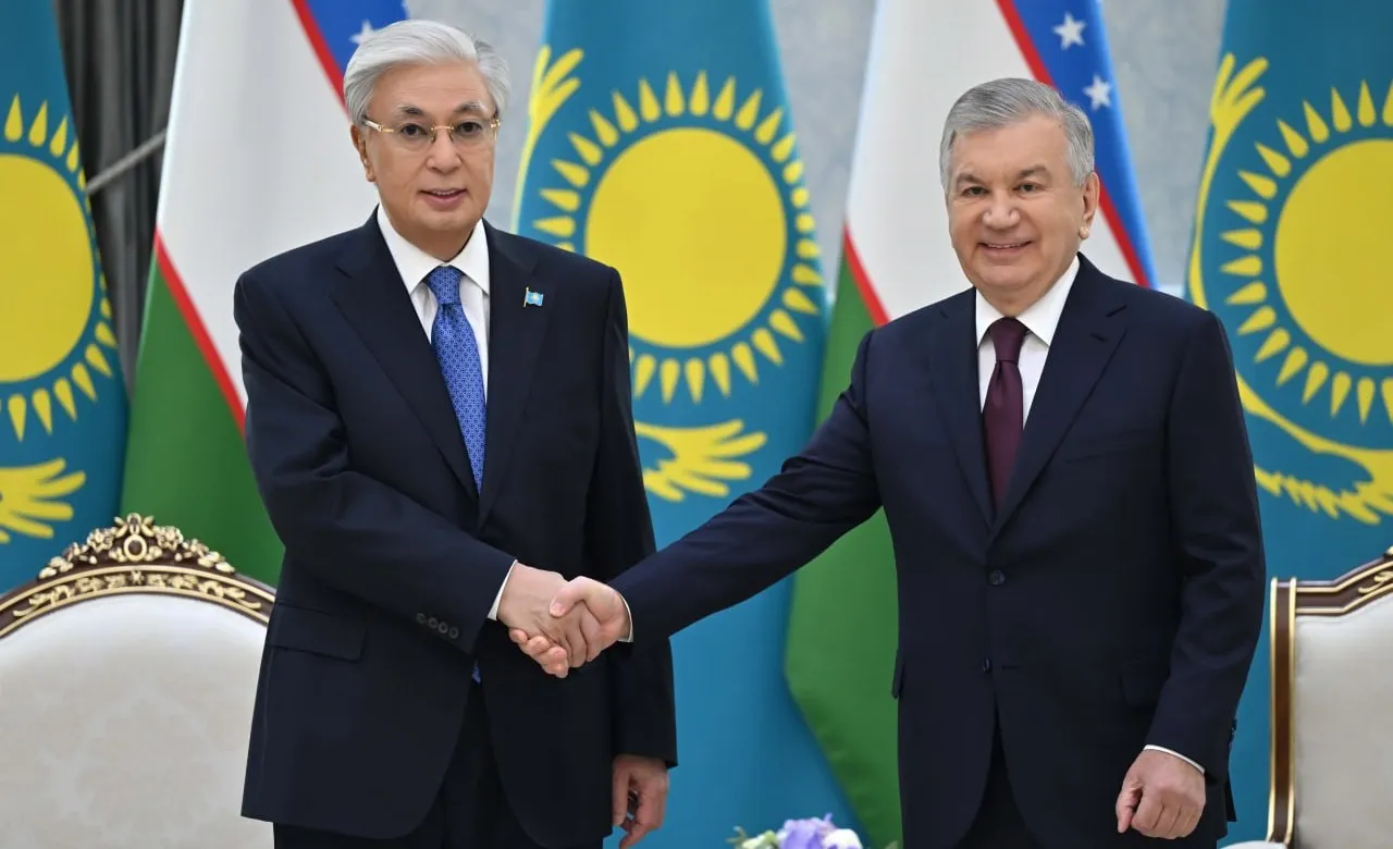 Мемлекет басшысы Өзбекстан Президенті Шавкат Мирзиёевпен келіссөз жүргізді