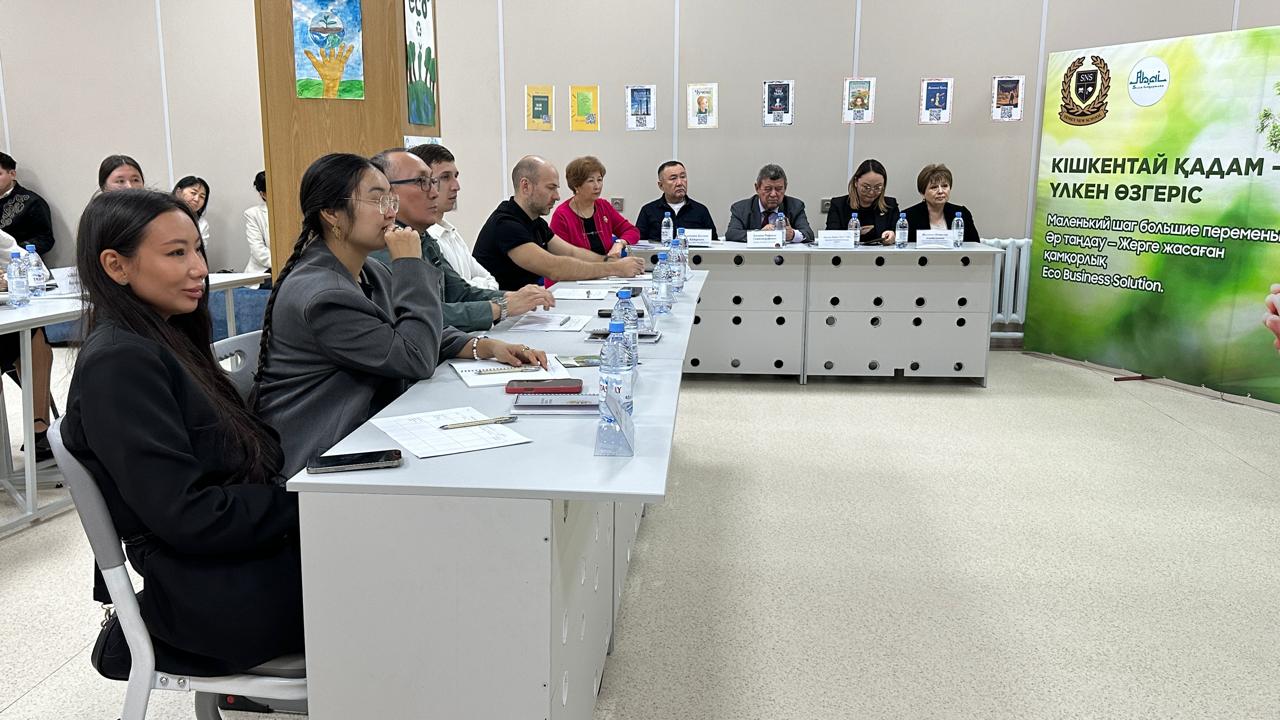 "SEMEY New School" базасында "Eco Business Solution" облыстық хакатонының финалы өтті