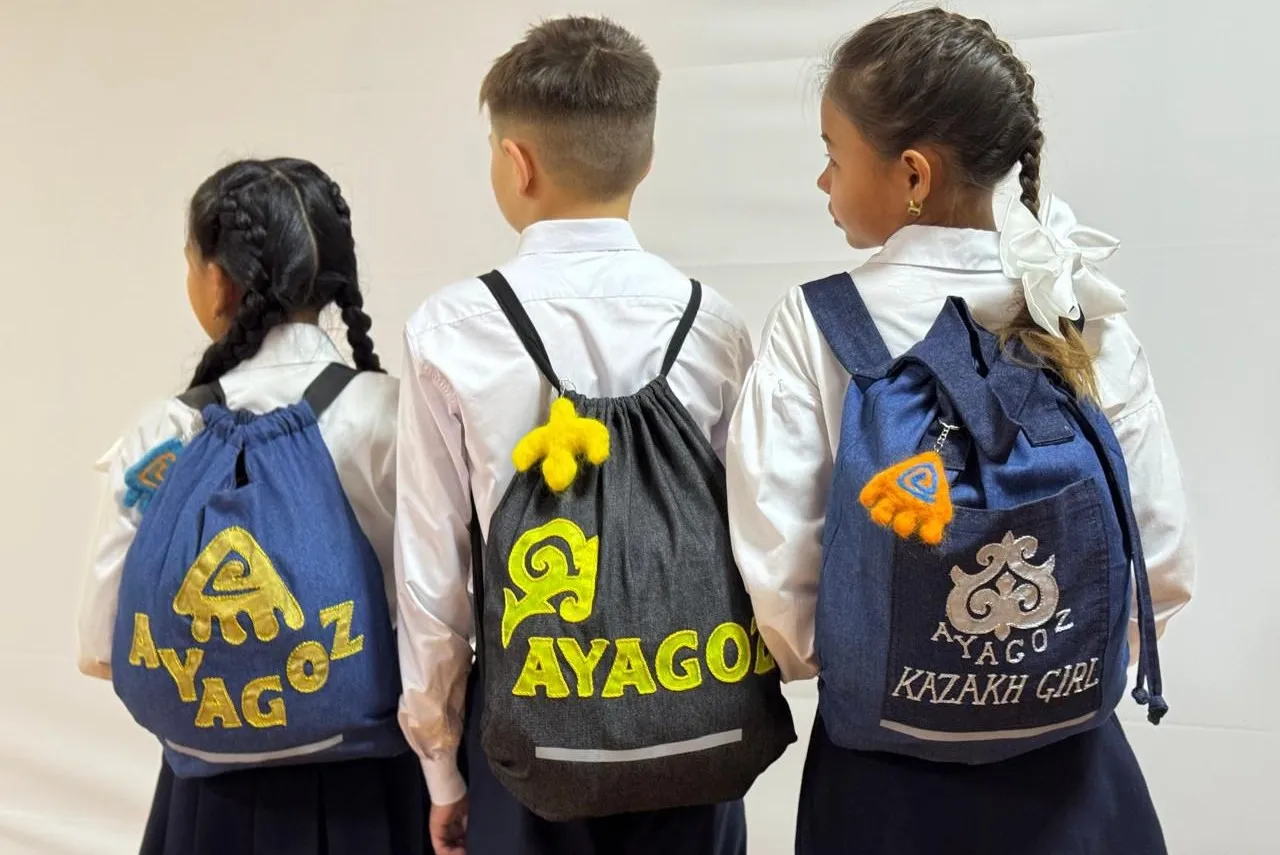 Аягөздік оқушы ұлттық стильде смарт-сөмке жасады