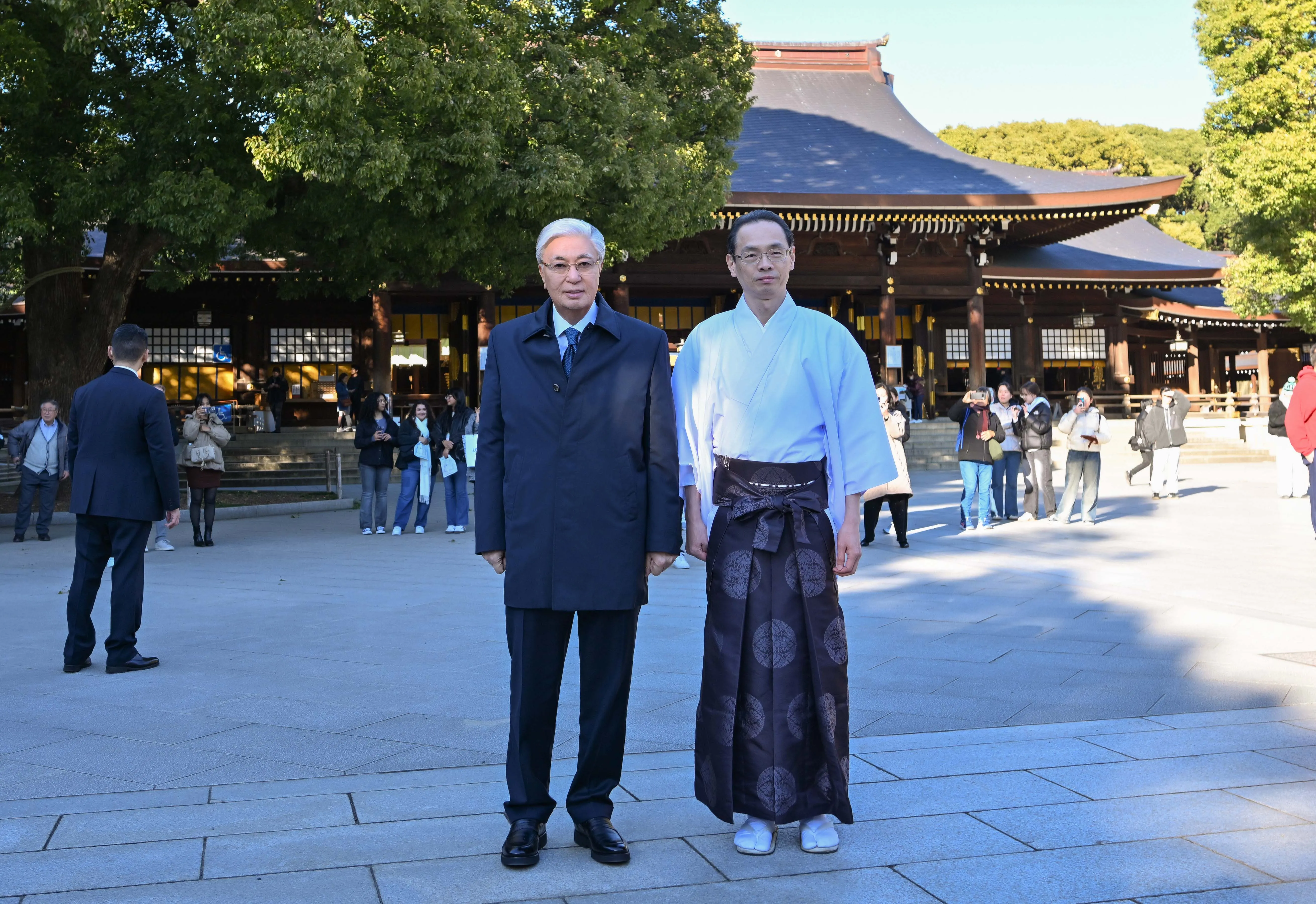 Мемлекет басшысы Мейджи Джингу ғибадатханасын аралап көрді