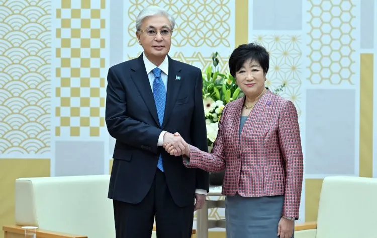 Глава государства провел встречу с губернатором Токио Юрико Коикэ 