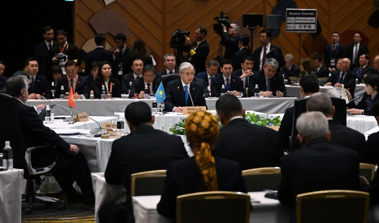 Президенттің Жапонияға сапары аясында сомасы 3,7 миллиард доллардан асатын 60-тан астам екіжақты құжатқа қол қойылды